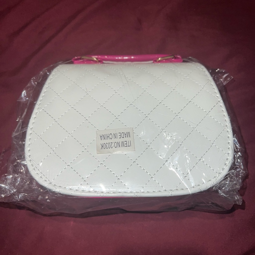 hello kitty mini purse